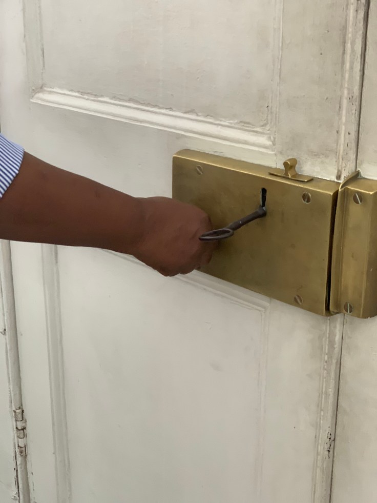 5220E927-9F0A-43EA-8CAD-5A4DB311FBE5